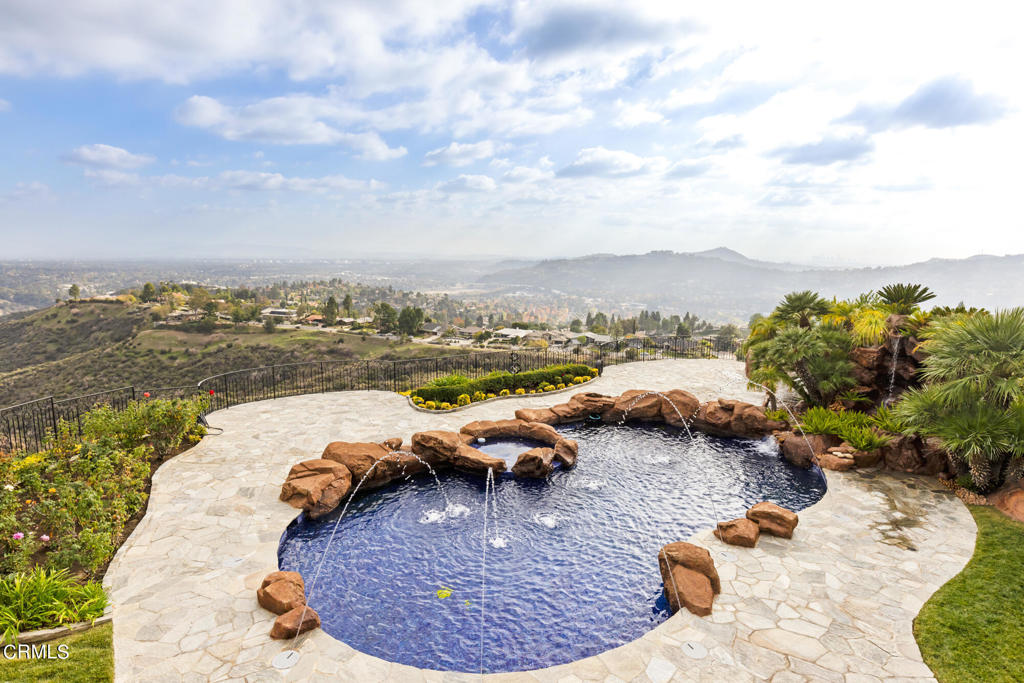 720 Forest Green Drive, La Canada Flintridge, CA 91011