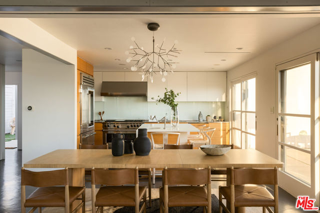 6300 Mulholland Highway, Los Angeles CA: https://media.crmls.org/mediaz/ac8e60f6-4547-4ac2-80b7-ead9b78b5c45.jpg