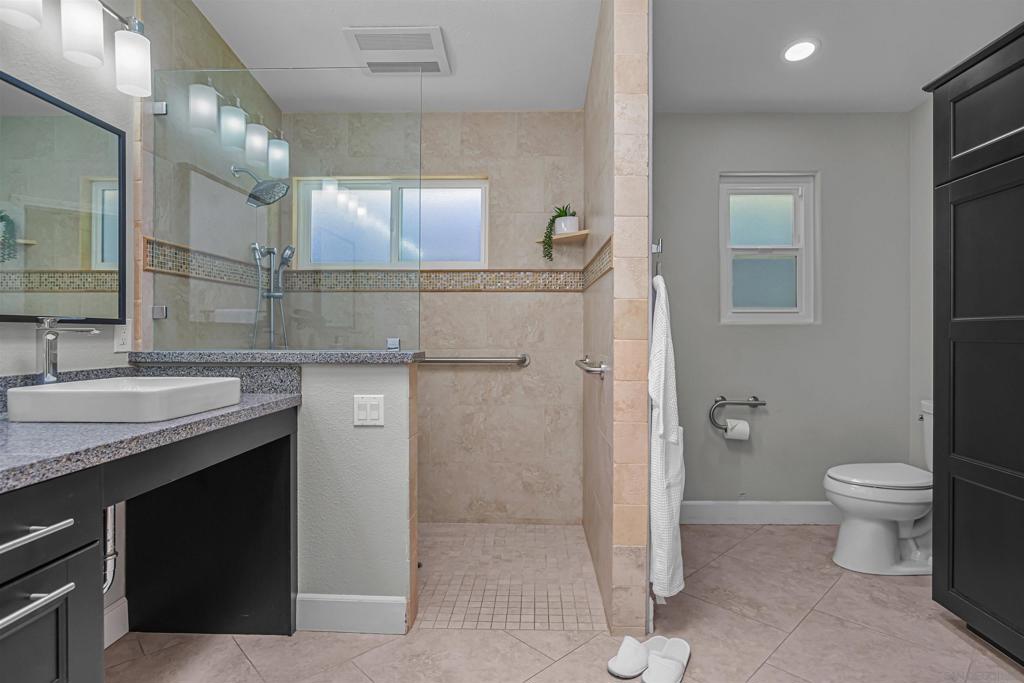 MLS #250043071SD image #15