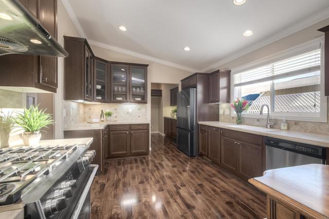 5188 Don Rodolfo Drive, Carlsbad CA: https://media.crmls.org/mediaz/ac8f6aff-8664-43e4-8de2-7b27c20775f9.jpg