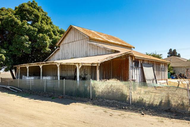 120 San Miguel Canyon Road, Salinas CA: https://media.crmls.org/mediaz/ac8fbc4c-f026-462c-a108-ccc6f6ded869.jpg