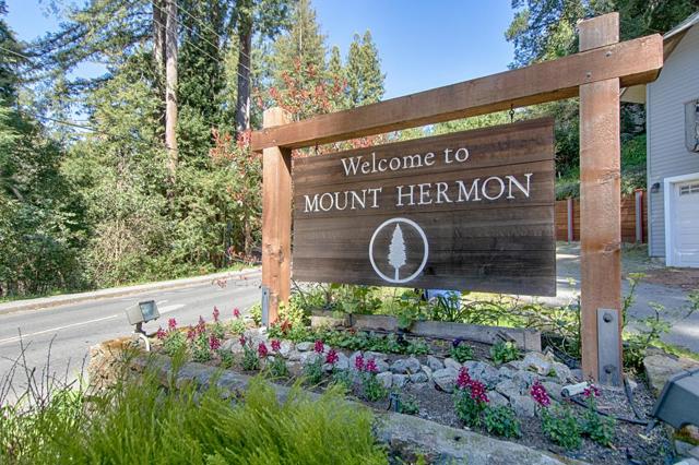 41 Grandview Avenue, Felton CA: https://media.crmls.org/mediaz/ac8ff73d-aedb-4a1b-8c19-1692cdd12265.jpg