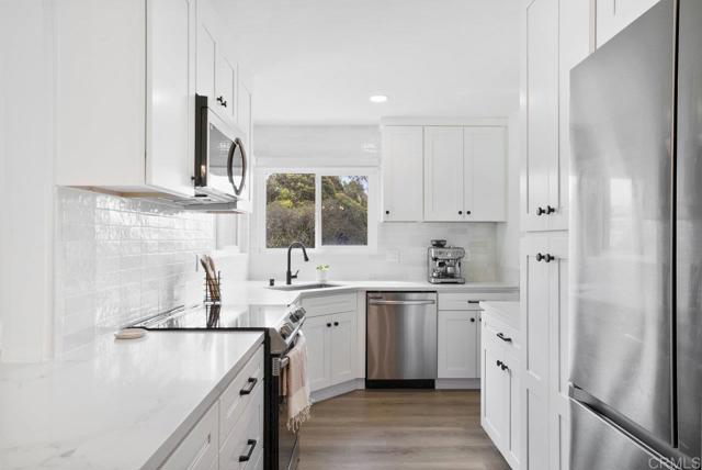 7255 Volta Court, San Diego CA: https://media.crmls.org/mediaz/ac904f90-10b3-4554-a6e4-e87f88636b26.jpg