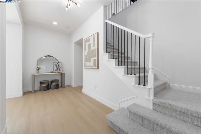 4206 Sunset View Dr, Dublin CA: https://media.crmls.org/mediaz/ac9078f7-20e3-4599-8983-d68b5e676ef3.jpg
