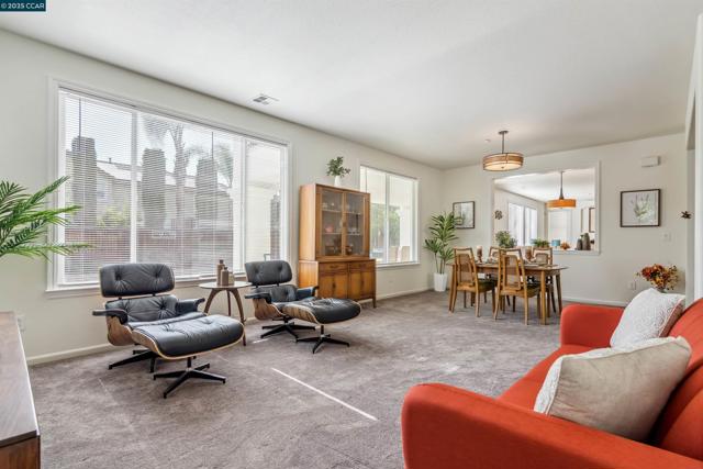 1840 Tanglewood Ln, Brentwood CA: https://media.crmls.org/mediaz/ac91a6e0-8e0e-4716-8bab-60a444330c02.jpg