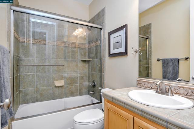 2593 Camel Back Rd, Brentwood CA: https://media.crmls.org/mediaz/ac91eced-7b2a-45a2-861f-dcbfa8154f94.jpg