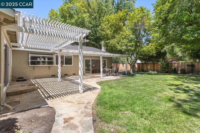 115 Saint Jean Ct, Danville CA: https://media.crmls.org/mediaz/ac920c97-90e9-4050-9ff0-69ca44733d12.jpg