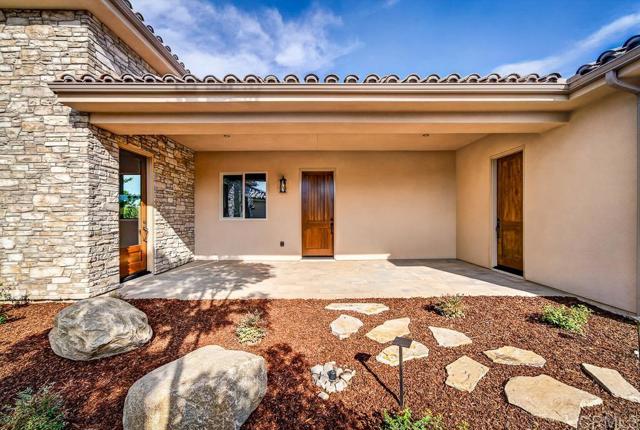 3066 Via Montevina, Fallbrook CA: https://media.crmls.org/mediaz/ac92323d-401a-41d3-a3ac-5e847955efbf.jpg