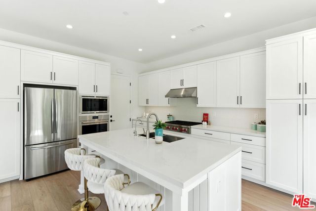 182 Plum Lily, Irvine CA: https://media.crmls.org/mediaz/ac925579-e5b4-4146-bff7-9f1b97059bdb.jpg