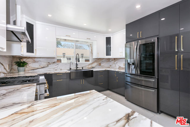 7001 Beckett Street, Tujunga CA: https://media.crmls.org/mediaz/ac92d73f-918e-47ed-ac8a-b47dd91ba080.jpg