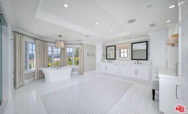 2311 Worthing Lane, Los Angeles CA: https://media.crmls.org/mediaz/ac93a38e-ee65-4d91-bc6d-e42c72204bae.jpg