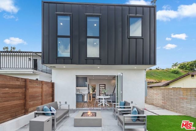 5830 Desert View Drive, La Jolla CA: https://media.crmls.org/mediaz/ac941d18-b887-448b-b3b8-36fe2c05fb48.jpg
