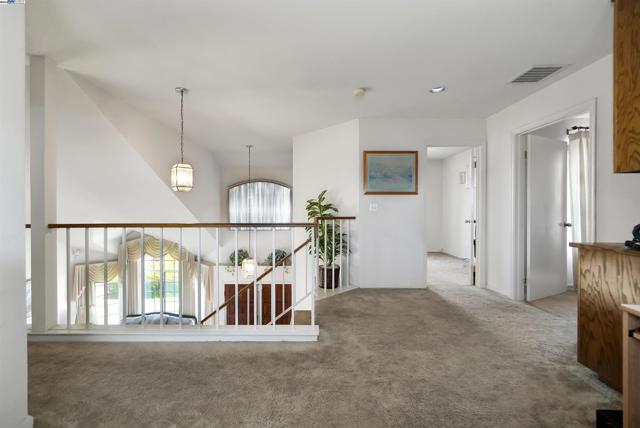 Image 17 of 35 For 18606 Galton Ln