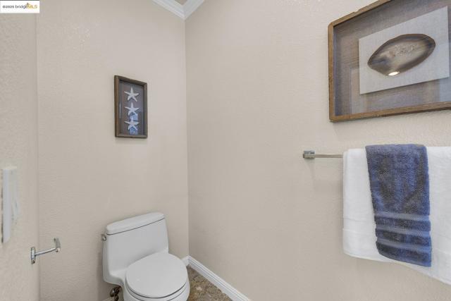 35 Amherst Ct, Menlo Park CA: https://media.crmls.org/mediaz/ac94ec1b-bb7f-4666-a2d6-ef204e47c9e7.jpg