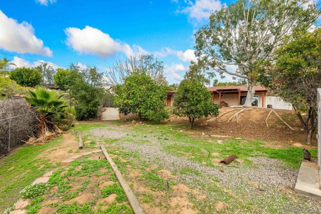 12313 Winter Gardens Dr, Lakeside CA: https://media.crmls.org/mediaz/ac9542bc-a157-4e84-9037-65abd6de8b8c.jpg