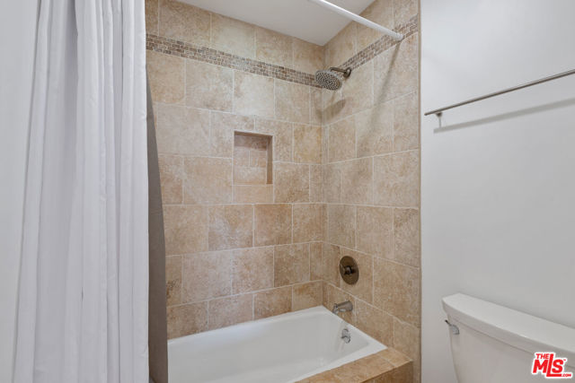 22548 Pacific Coast Highway, Malibu CA: https://media.crmls.org/mediaz/ac954782-cd16-419d-ad85-d07e62048faa.jpg