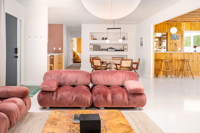 1022 E Mesquite Avenue, Palm Springs CA: https://media.crmls.org/mediaz/ac95ac16-f8b3-40c7-945d-f54d323719e5.jpg