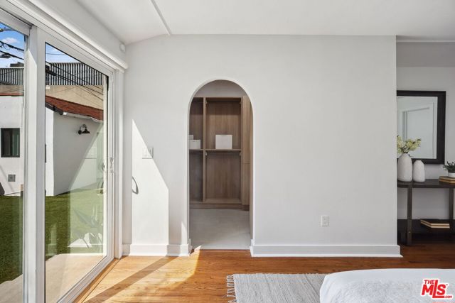 149 S Wetherly Drive, Beverly Hills CA: https://media.crmls.org/mediaz/ac95d052-c93f-4b0b-b41c-fd048140181e.jpg