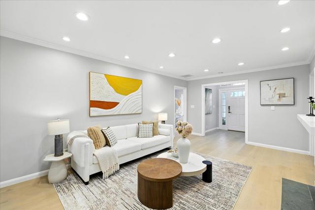 162 Del Monte Avenue, Los Altos CA: https://media.crmls.org/mediaz/ac96930c-1bd2-42fc-a19e-b7d9d742dc38.jpg