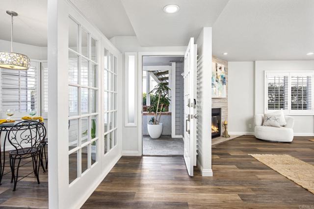 Detail Gallery Image 3 of 38 For 2168 S Coast Highway, Oceanside,  CA 92054 - 2 Beds | 2 Baths