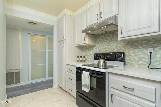 Detail Gallery Image 6 of 21 For 3481 Stancrest Dr #223,  Glendale,  CA 91208 - 2 Beds | 2 Baths