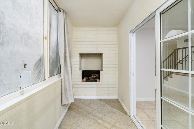 Detail Gallery Image 13 of 35 For 14335 Huston St #101,  Sherman Oaks,  CA 91423 - 2 Beds | 2/1 Baths