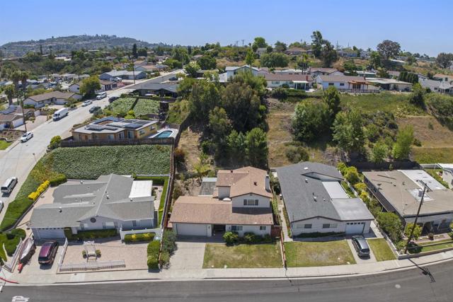 5273 Lewison Pl, San Diego CA: https://media.crmls.org/mediaz/ac97a276-a7c8-4017-8431-65a5278ca700.jpg