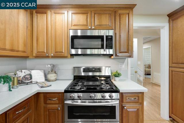 410 Beacon Ridge Lane, Walnut Creek CA: https://media.crmls.org/mediaz/ac982036-ad62-4213-95f2-8737fa404789.jpg