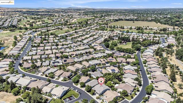 1012 Centennial Drive, Brentwood CA: https://media.crmls.org/mediaz/ac98aead-b6c5-435a-bcd8-a8d3642b6cc1.jpg