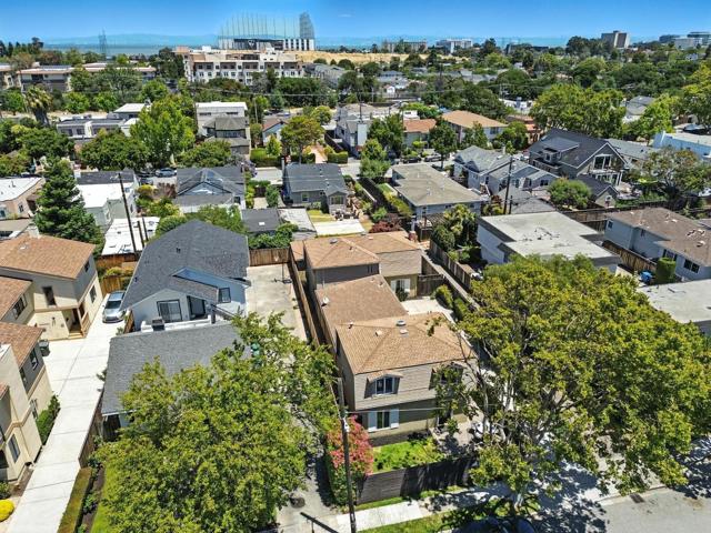 946 Laguna Avenue, Burlingame CA: https://media.crmls.org/mediaz/ac996f91-c627-41ac-a86b-c1841436d03a.jpg