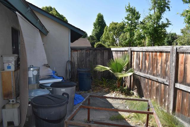 Detail Gallery Image 11 of 16 For 2469 Turnbridge, Escondido,  CA 92027 - 2 Beds | 2 Baths