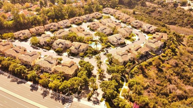 Detail Gallery Image 3 of 18 For 6484 Corte La Luz, Carlsbad,  CA 92009 - 2 Beds | 2 Baths