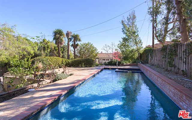 28028 SEA LANE Drive, Malibu CA: https://media.crmls.org/mediaz/ac9b4e07-5e94-4313-993e-de43e84400ff.jpg