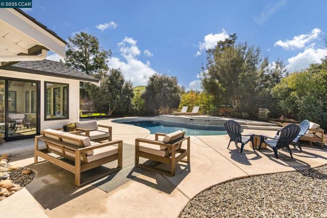 5400 Johnston Rd, Danville CA: https://media.crmls.org/mediaz/ac9ba94e-57ee-45c2-8659-2aff7ffbb1bb.jpg