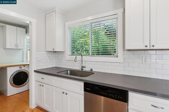 3020 Rose St., Martinez CA: https://media.crmls.org/mediaz/ac9cbc1a-58f4-42f7-95c7-77797bdb3ebb.jpg