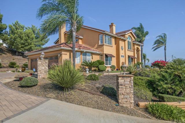15718 Creek Hills Road, El Cajon CA: https://media.crmls.org/mediaz/ac9d115d-0bfb-4309-b91f-d3545204a1d5.jpg