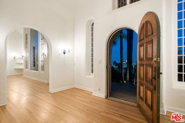 2063 Grace Avenue, Los Angeles CA: https://media.crmls.org/mediaz/ac9d524e-8471-4db8-a3dc-ddba30bdaaff.jpg