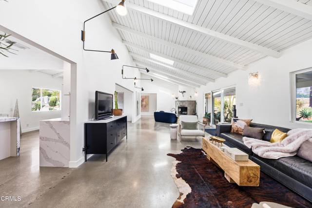 34 Vientos Road, Camarillo CA: https://media.crmls.org/mediaz/ac9d8239-c94a-486a-a7f7-64218b63a25b.jpg