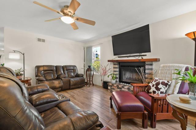 Detail Gallery Image 3 of 20 For 310 Worthington St, Spring Valley,  CA 91977 - 4 Beds | 2 Baths