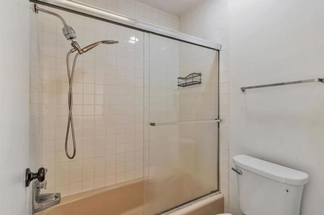 1830 Lakeshore Avenue, Oakland CA: https://media.crmls.org/mediaz/ac9e4a14-cff0-473d-a6e4-efb94a93dbc6.jpg