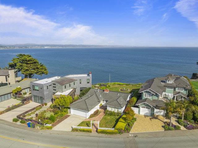 4750 Opal Cliff Drive, Santa Cruz CA: https://media.crmls.org/mediaz/ac9f9dd4-166f-44e8-8c3a-a2ac44740c70.jpg