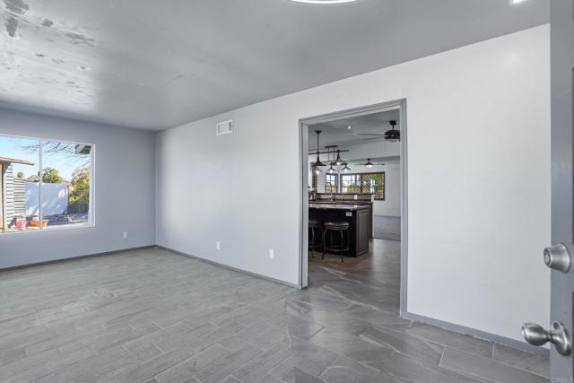 Detail Gallery Image 6 of 44 For 7851 Parma Ln, San Diego,  CA 92126 - 4 Beds | 2 Baths