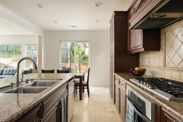 Detail Gallery Image 13 of 51 For 636 Weatherstone Way, San Marcos,  CA 92078 - 5 Beds | 4 Baths