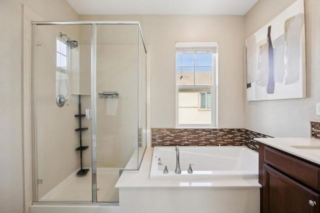 2521 Apricot Way, Gilroy CA: https://media.crmls.org/mediaz/aca1df8b-10e5-4872-933a-d7ec478f7418.jpg