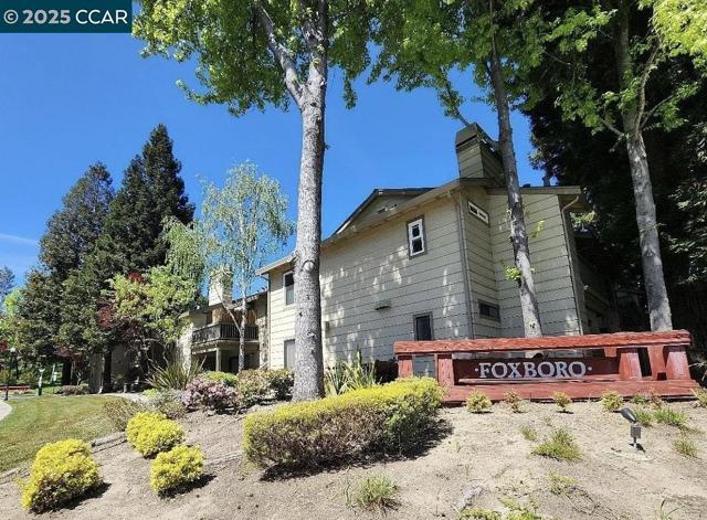 405 405 Weymouth, Hercules CA: https://media.crmls.org/mediaz/aca27a89-07f5-4f15-acc6-81081426d796.jpg