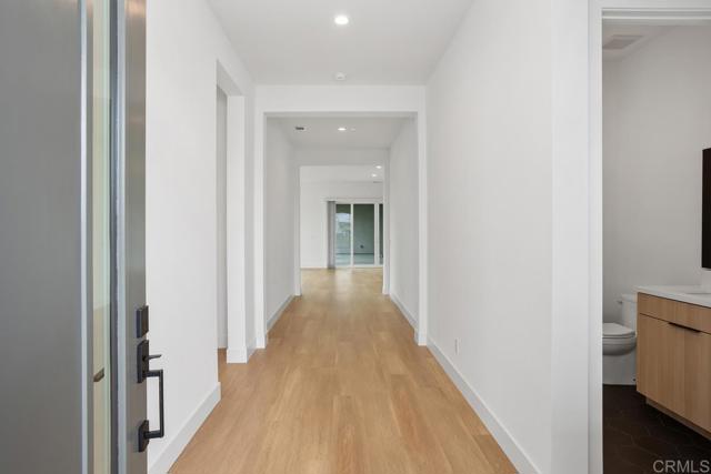 1219 Stonemark place, Vista CA: https://media.crmls.org/mediaz/aca325c7-d5ac-4aa3-80e8-6b48e3e0bb79.jpg