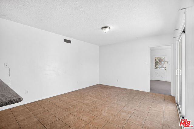 1320 West Farlington Street photo 8