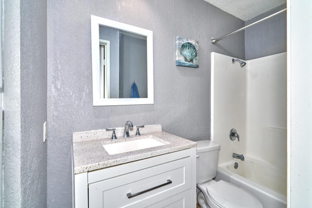 2875 N Los Felices Road, Palm Springs CA: https://media.crmls.org/mediaz/aca3b28b-b23b-41bf-b04a-6ca41c035911.jpg