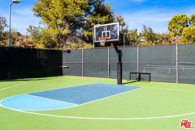 3018 Nicada Drive, Los Angeles CA: https://media.crmls.org/mediaz/aca3ebda-ab60-4c23-ad1c-d66107ff8ca4.jpg
