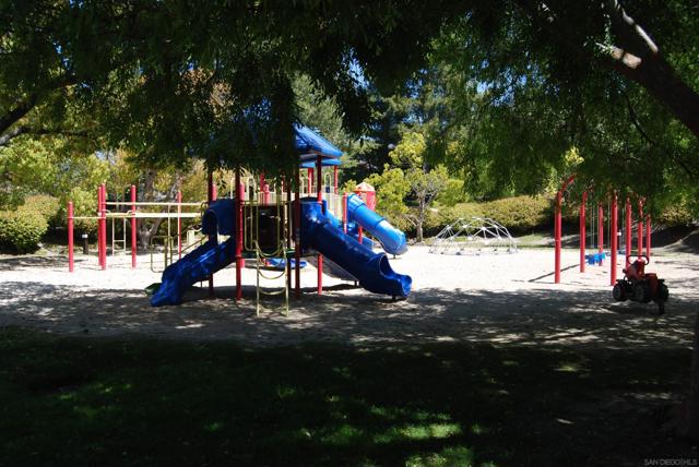 16071 Sun Summit Pt, San Diego CA: https://media.crmls.org/mediaz/aca4190f-5ebe-4cea-8ae0-7135685de1ee.jpg